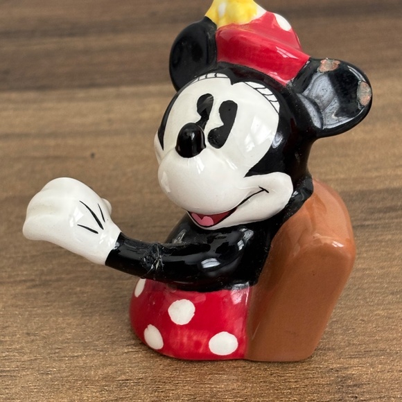 Walt DISNEY Salt & Pepper Shakers Magnetic MICKEY & MINNIE MOUSE Retro Red CAR 3 - Picture 13 of 15